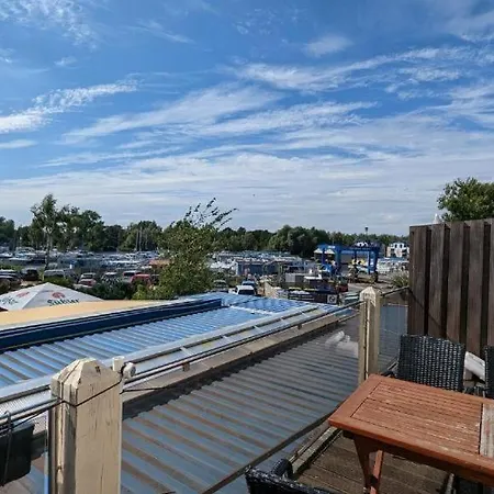 Budget At Marina By Kuhnle-tours Apartmán *